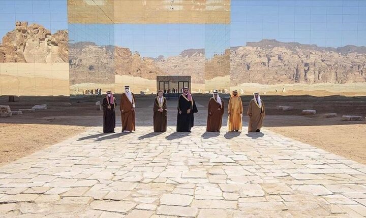 في افتتاح قمة “العلا”.. السعودية تثمن جهود المصالحة الخليجية
