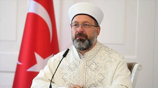 رئيس الشؤون الدينية التركي يتفقد الأعمال الإغاثية بإدلب