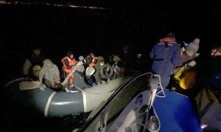 إنقاذ 92 مهاجرًا قبالة سواحل “إزمير” التركية