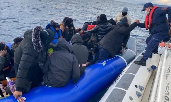 خفر السواحل التركي ينقذ 991 مهاجرا في 13 يوما