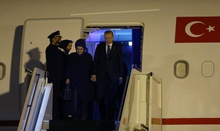 الرئيس أردوغان يصل تركيا عائدا من قطر