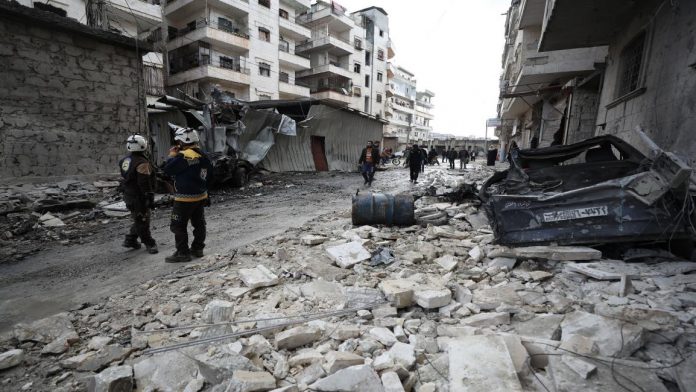 ثلاثة قتلى و 17 جريحاً بـ 32 غارة جوية استهدفت إدلب في الأسبوع الأول من العام الجديد