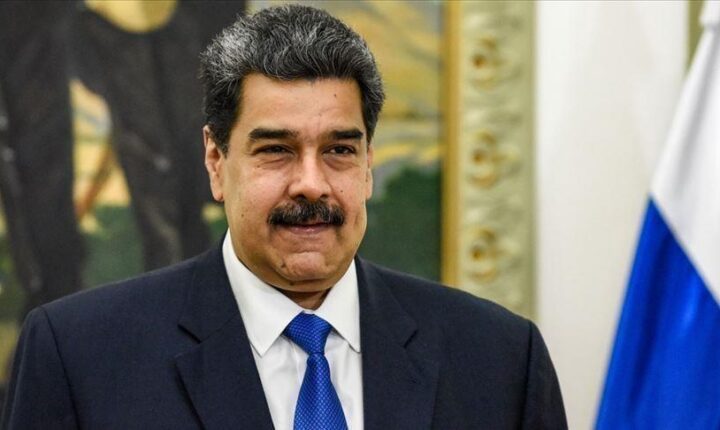 مادورو يؤكد لقائه وفدًا أمريكيا رفيعًا