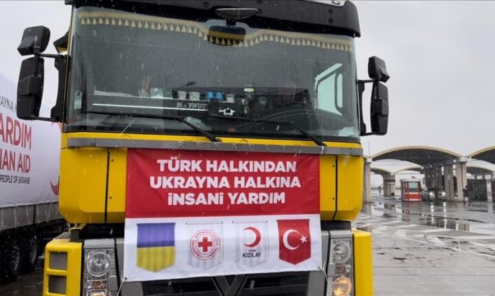 43 شاحنة مساعدات تركية إلى أوكرانيا