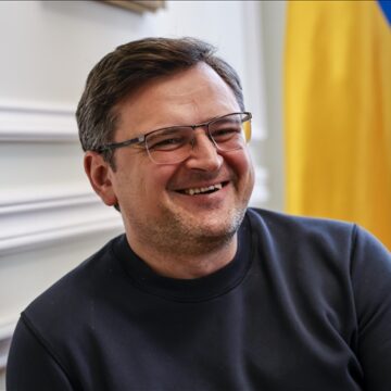 وزير خارجية أوكرانيا: روسيا لن تستطيع هزيمة شعبنا (مقابلة)
