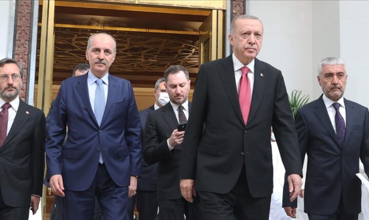أردوغان يصل أنقرة عائدا من الإمارات