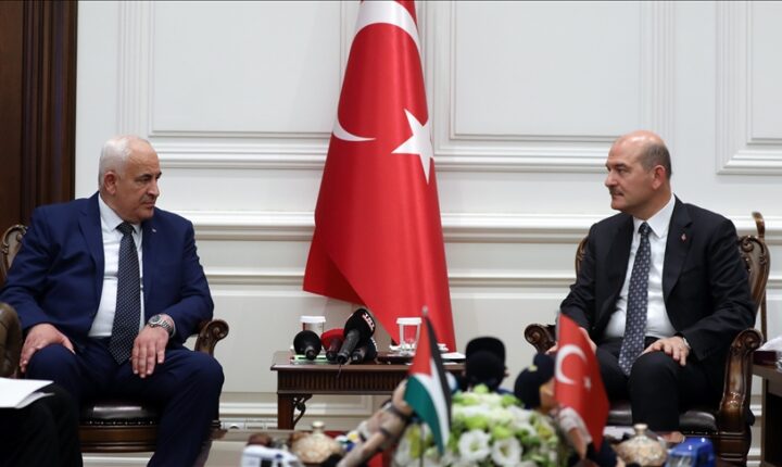 وزير الداخلية التركي يلتقي نظيره الفلسطيني في أنقرة