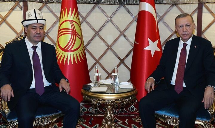 أردوغان يلتقي رئيسي قرغيزيا وقبرص التركية