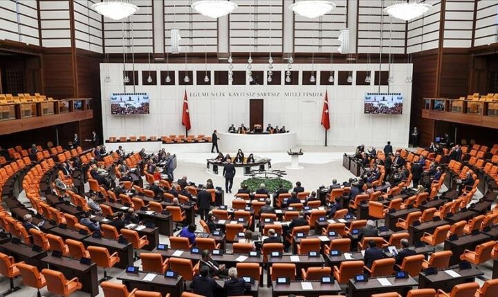 البرلمان التركي يقر مذكرة للمشاركة بتأمين كأس العالم في قطر
