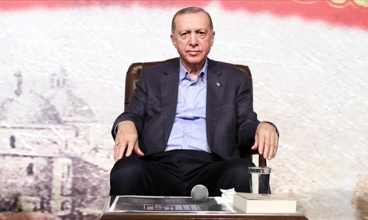 أردوغان يدعو لمحادثات بين تركيا وروسيا وسوريا وإيران