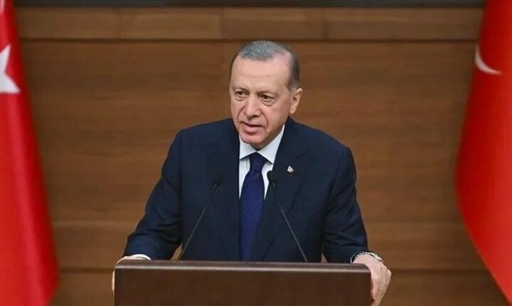 أردوغان: نعد مشاريع مساكن في سوريا لعودة مليون لاجئ الرئيس التركي: سنضمن عودة اللاجئين إلى بلدانهم