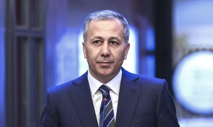 وزير الداخلية التركي يعلن تحييد 5 إرهابيين في ديار بكر