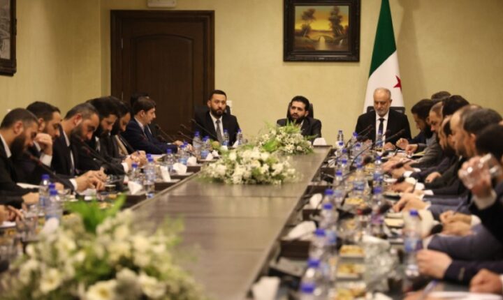 وزير الداخلية السوري يجتمع بمعاونيه الجدد وقادة الأمن الداخلي في المحافظات
