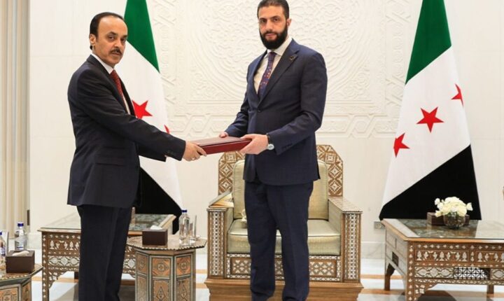 الرئيس الشرع يتسلّم التقرير النهائي للجنة الوطنية للتحقيق بأحداث الساحل