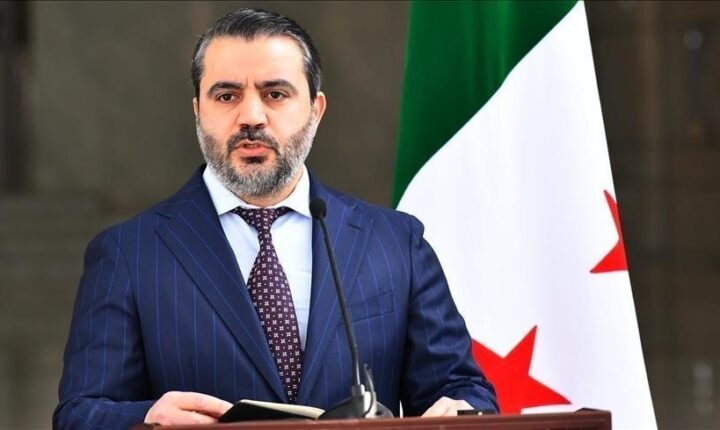 الكويت وسوريا تبحثان العلاقات الثنائية والمستجدات الإقليمية والدولية في اتصال هاتفي بين وزيري خارجية البلدين، وفق بيان للخارجية الكويتية..