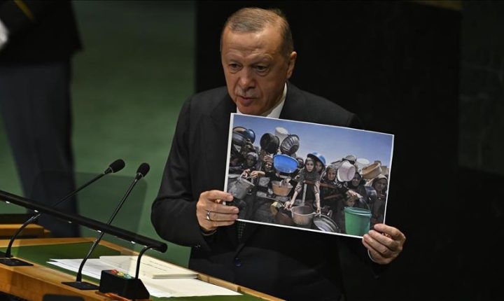 أردوغان يناشد زعماء العالم الوقوف إلى جانب الشعب الفلسطيني