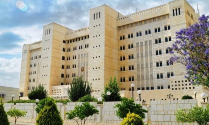 وزارة الخارجية السورية : الهتافات المسيئة لمصر لا تعكس مشاعر الشعب السوري تجاهها قيادةً وشعباً