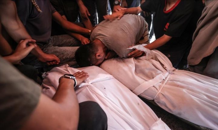 الاحتلال الإسرائيلي يقتل ثلاثين فلسطينيا بقصف منازل ومنتظري مساعدات