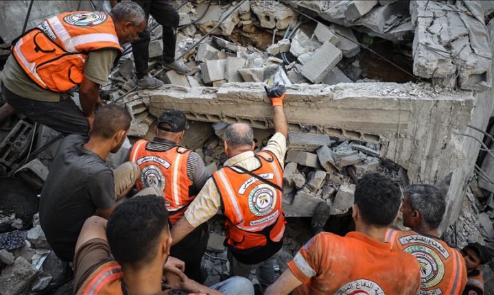 غزة.. الاحتلال الإسرائيلي يقتل 8 فلسطينيين بالقطاع ويجدد إنذاره بإخلاء المدينة