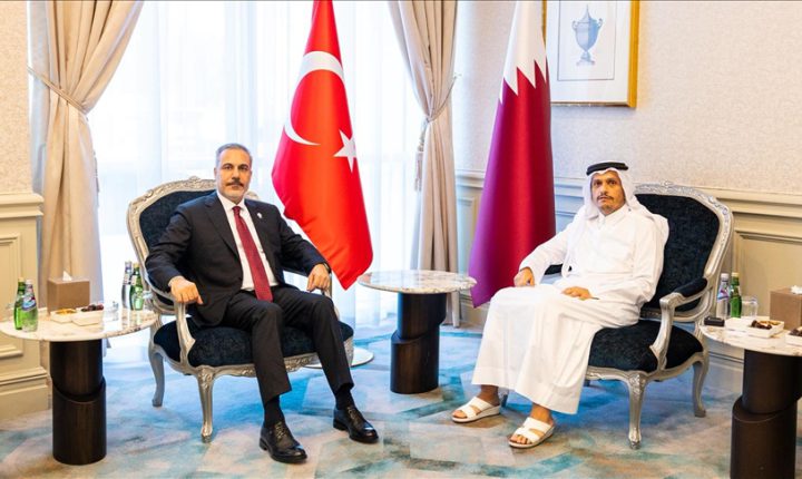 فيدان يلتقي بنظرائه في قطر ومصر والعراق وباكستان في الدوحة