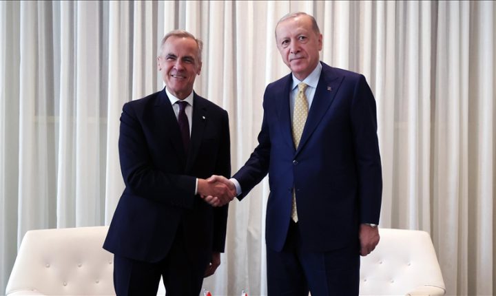 أردوغان يستقبل رئيس الوزراء الكندي في البيت التركي