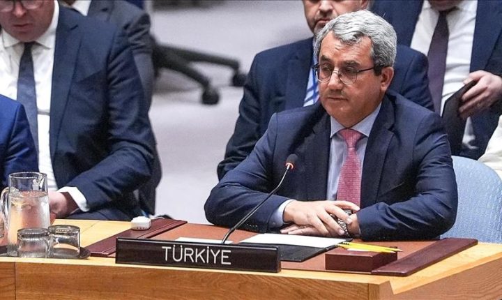 تركيا: حكومة مركزية وجيش وطني في سوريا لا غنى عنه لتحقيق الاستقرار