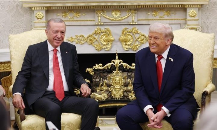 أردوغان يبحث مع ترامب العلاقات الثنائية والوضع بغزة