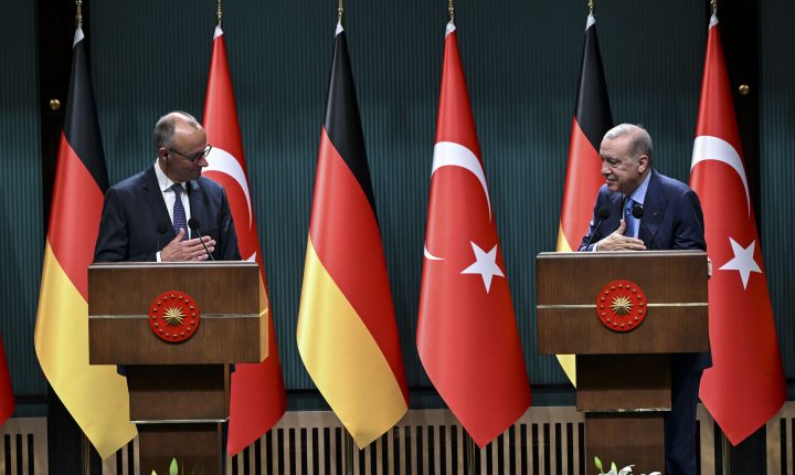 أردوغان : رفاه الشعب السوري أولويةٌ لتركيا