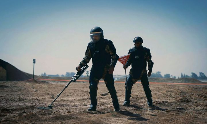 الجيش السوري يزيل أكثر من أربعةِ آلاف لغم في مدينة تدمر بريف حمص