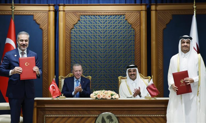 تركيا وقطر توقعان اتفاقيات في مجالات عدة