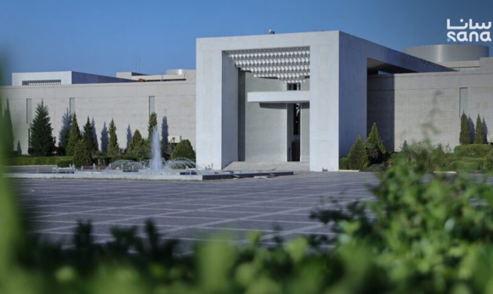 الشرع يصدر مرسوماً يقضي بمنح ترفع إداري لطلاب الجامعات