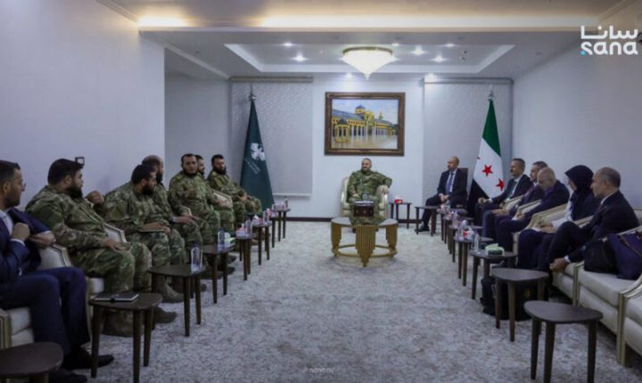 وزير الدفاع السوري يلتقي رئيس مؤسسة الصناعات الدفاعية التركية في دمشق