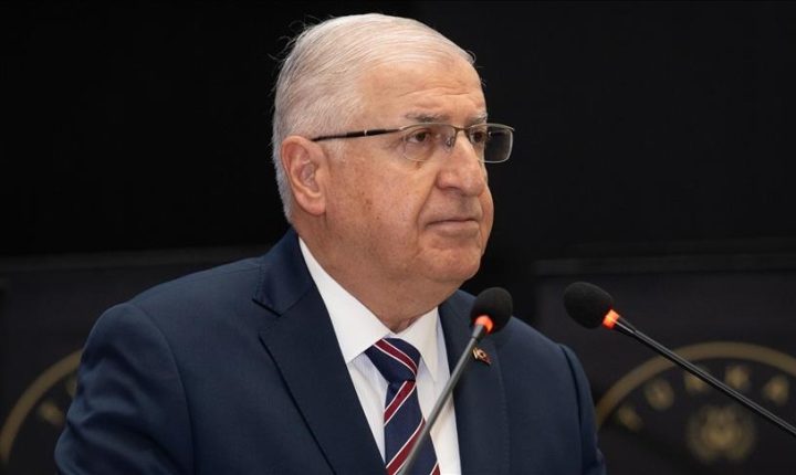 وزير دفاع الجمهورية التركية: لن نسمح لأي تنظيم إرهابي أن يتجذر بأراضي جيراننا