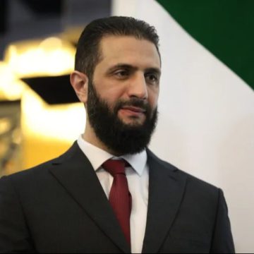 الشرع في مقابلة مع “CBS” الأمريكية: إعادة إعمار البلاد تتطلب ما بين 600 و900 مليار دولار