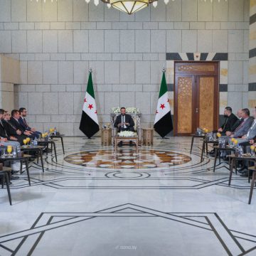 الشرع يستقبل وفد رجال أعمال سوريين مقيمين في الصين
