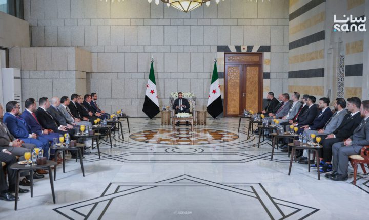 الشرع يستقبل وفد رجال أعمال سوريين مقيمين في الصين