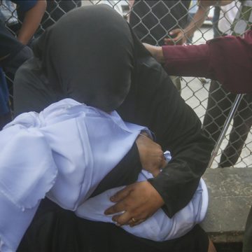 الاحتلال الإسرائيلي يقتل اثنين و عشرين فلسطينيا بقطاع غزة ويواصل الاقتحامات بالضفة