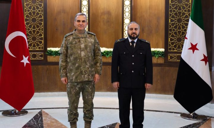وزير الدفاع السوري : زيارتنا إلى تركيا محطة مهمة لتعزيز التعاون بين الجيشين السوري والتركي