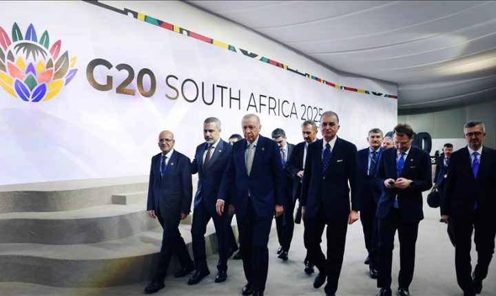 الرئيس أردوغان يغادر جوهانسبرغ عائدا إلى تركيا