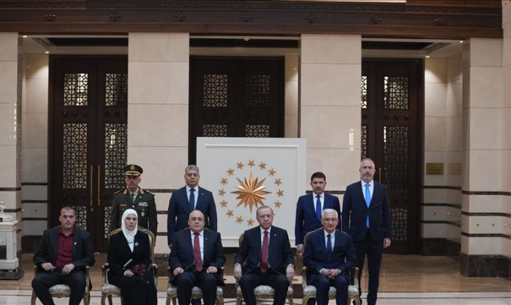 أردوغان يتسلم أوراق اعتماد سفراء خمسةِ دول بأنقرة