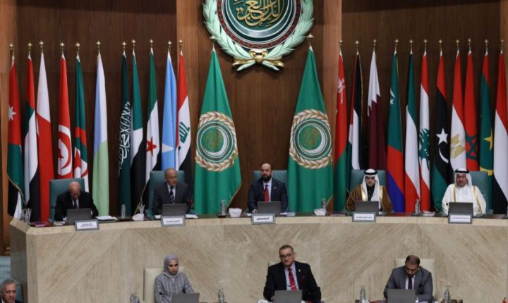 سوريا تتسلم رئاسة الدورة الـخامسةِ و الخمسين لمجلس وزراء الإعلام العرب في القاهرة