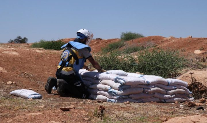 الدفاع المدني ينفذ ألفين و ثلاثَمئةٍ و سبعين عملية ً لإزالة مخلفات النظام البائد منذ بداية العام