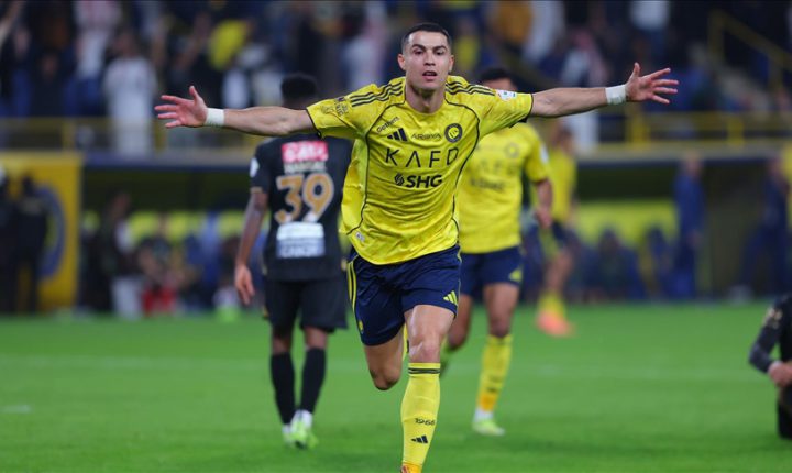 النصر يحكم قبضته على صدارة الدوري السعودي