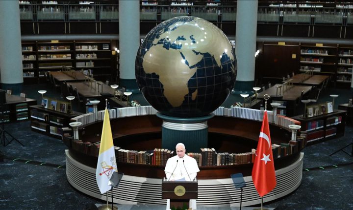 رئيس دولة الفاتيكان: الصراعات الراهنة تمهد لحرب عالمية ثالثة