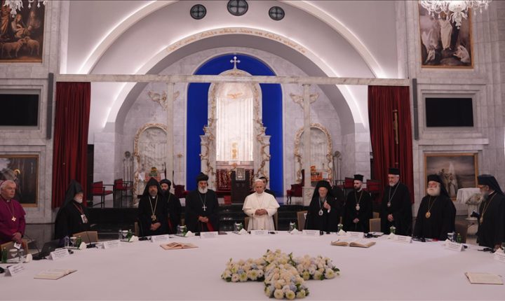 البابا ليو الرابع عشر يزور كنيسة مور أفرام السريانية بإسطنبول