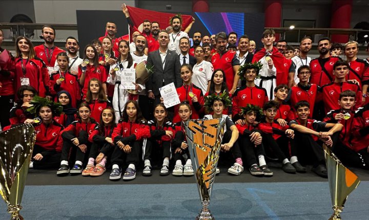 تركيا تحرز بطولة أوروبا للتايكواندو بفئة الناشئين