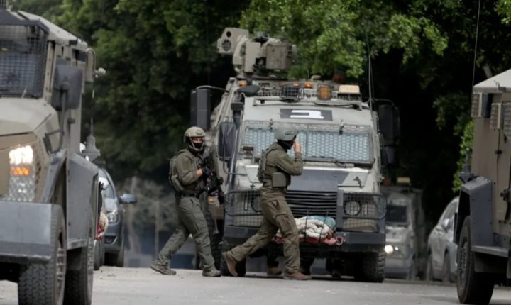 قوات تابعة للاحتلال الإسرائيلي تتوغل مجدداً وتقطع بعض الطرقات في ريف القنيطرة