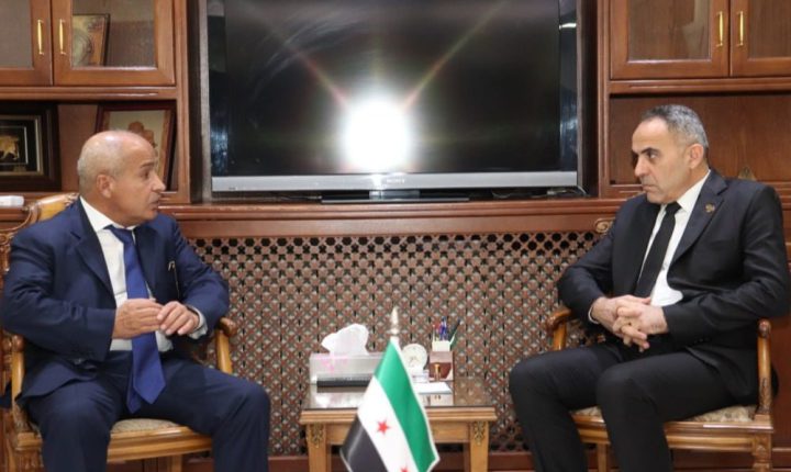 وزير الزراعة السوري يبحث مع مجموعة “المناصير” الأردنية تعزيز الاستثمار الزراعي