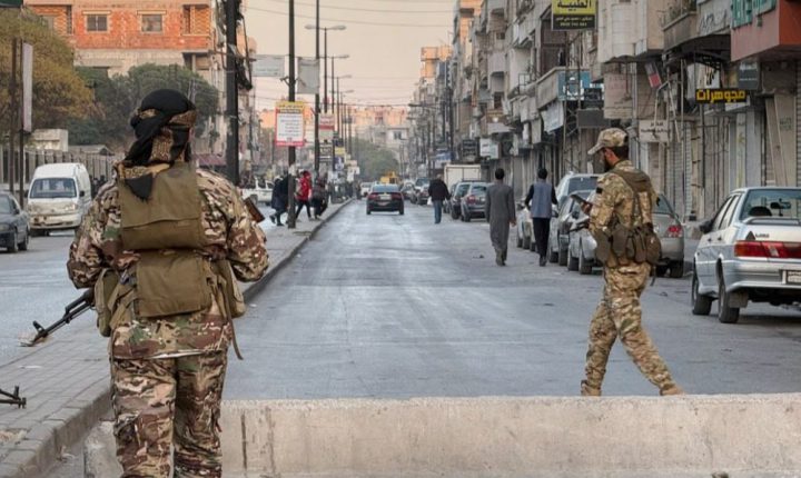 مصدر أمني سوري: استعدنا الاستقرار بحمص وباشرنا تحقيقات مكثفة لتحديد هوية مرتكبي الجريمة في زيدل