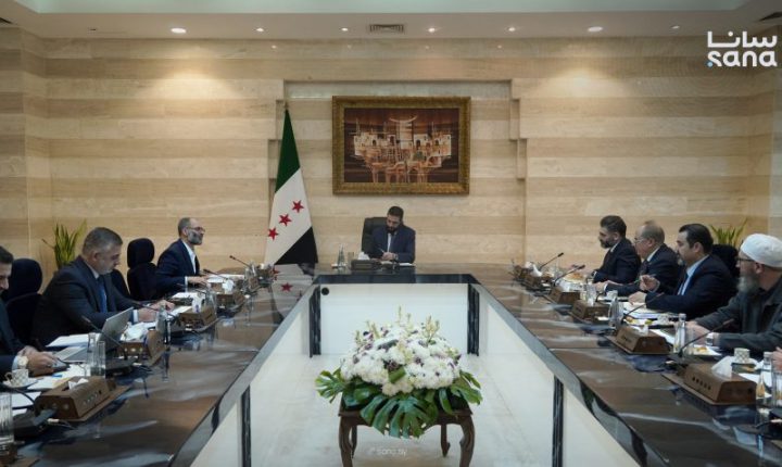 الشرع يترأس اجتماعاً لمتابعة آخر المستجدات في قطاع التعليم وتطوير المناهج